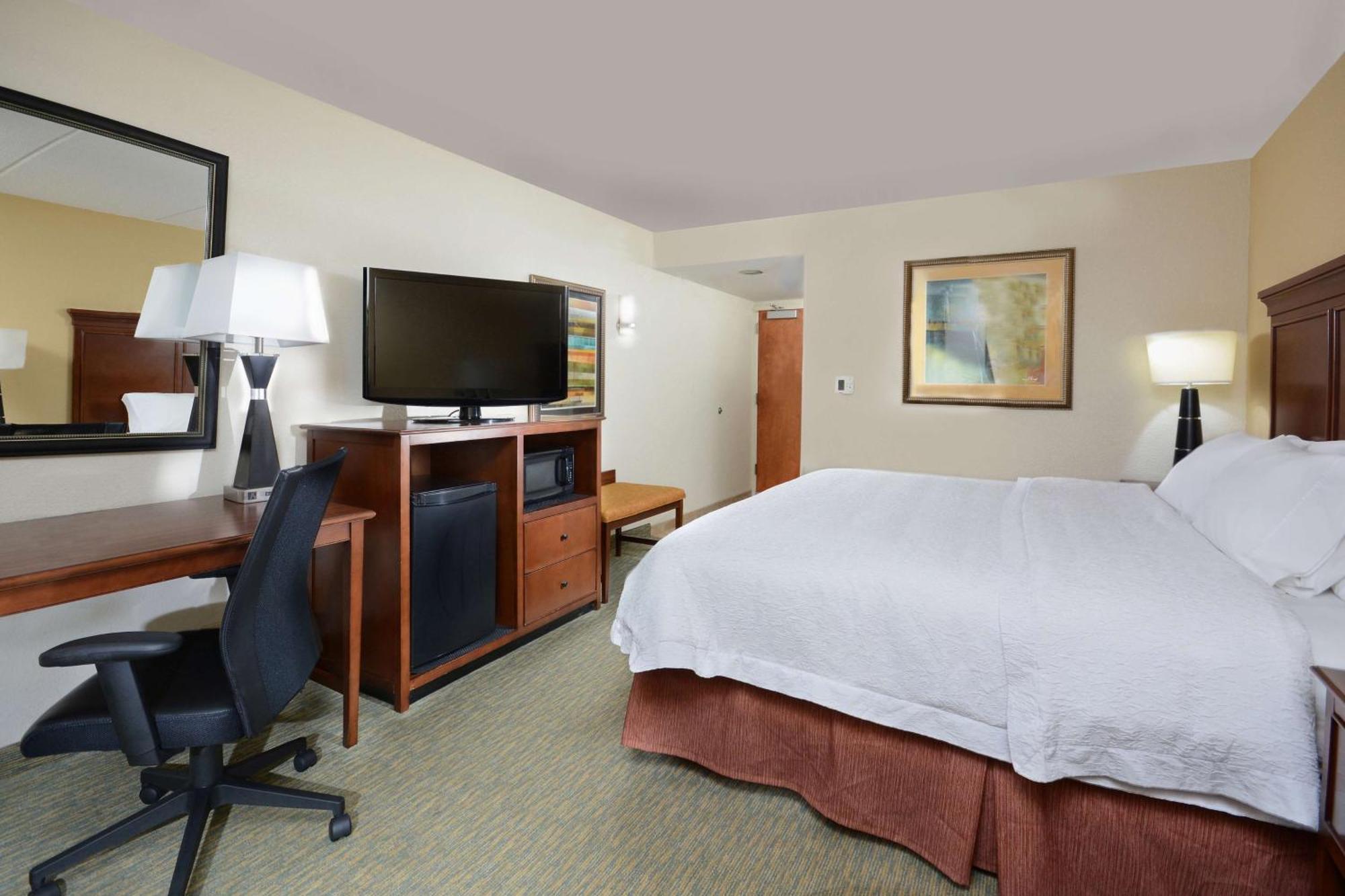 Hampton Inn Raleigh/Durham Airport Морисвил Екстериор снимка