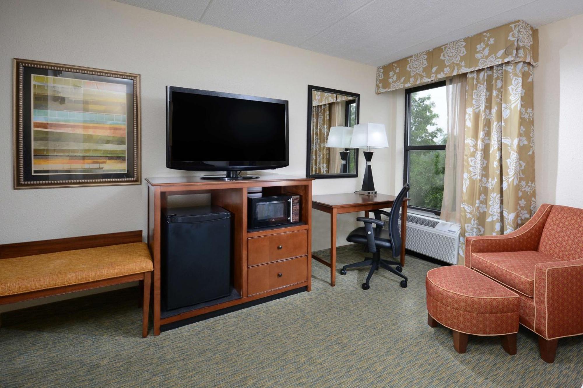 Hampton Inn Raleigh/Durham Airport Морисвил Екстериор снимка